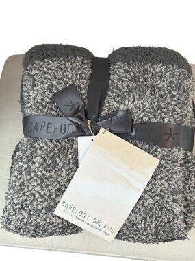 NWT Barefoot Dreams CozyChic Heathered Stripe Blanket Gray